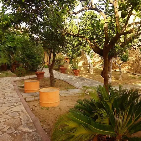 Ferienhaus House - Traditional Stone House Close To The Beach *